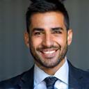 Retrato de Javier Ruiz, Jefe de Recepción de Apartamentos Turísticos La Plaza